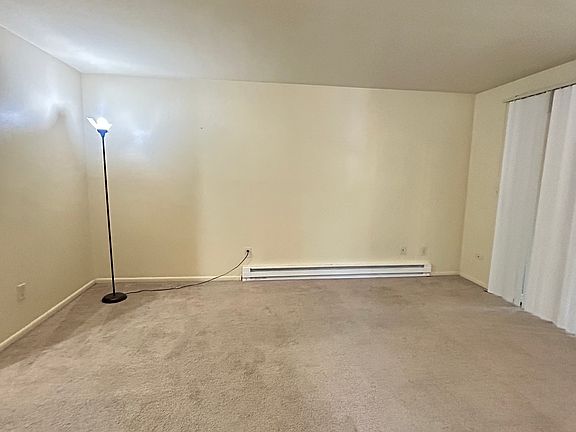 5th image of 5033 15th Ave NE #1001