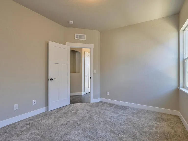 1618 Tundra Ave — Photo 11