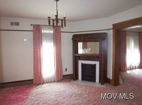 3rd image of 1006 W Virginia Ave