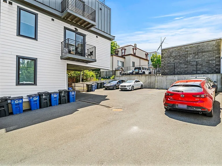 97 Condor St #5 — Photo 8