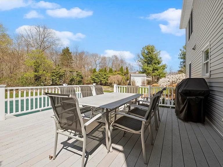 11 N Woods Rd — Photo 37
