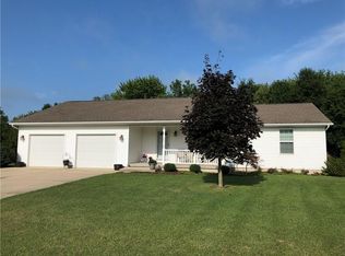 906 S Evergreen St, Altamont, IL 62411