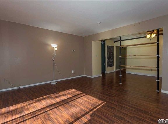 4th image of 6 Balsam Ct