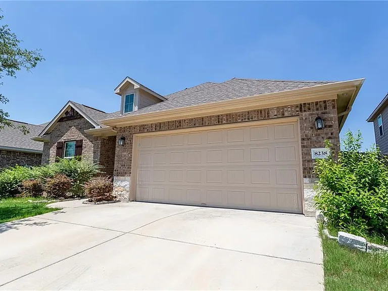 8238 Arezzo Dr — Photo 3