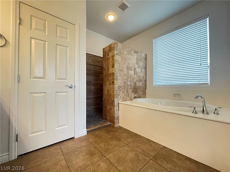 1066 Via Nandina Pl — Photo 17