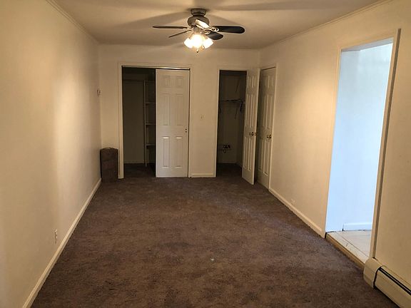 2nd image of 19 Giffords Ln