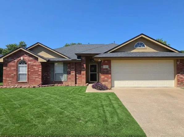 211 Vista Ridge Dr, Venus, TX 76084