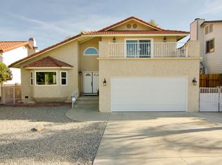 23527 Continental Dr, Canyon Lake, CA 92587