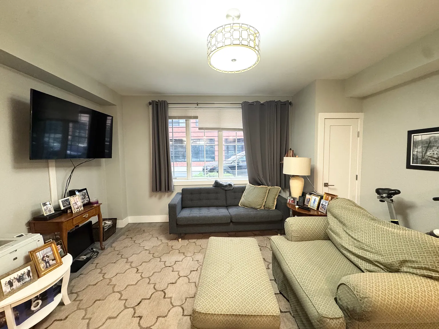 326 Bond St — Photo 1