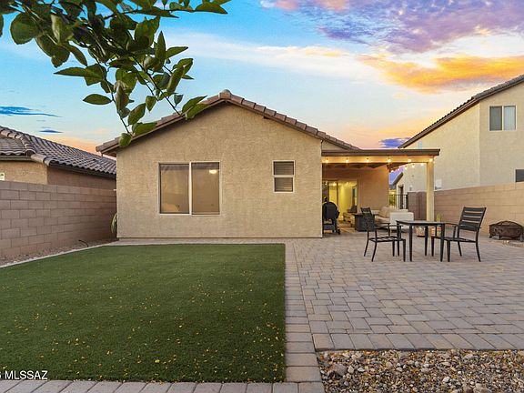 3rd image of 8870 E Raven Hill Way