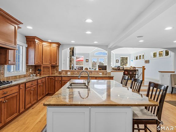 4th image of 122 Niles Hill Road