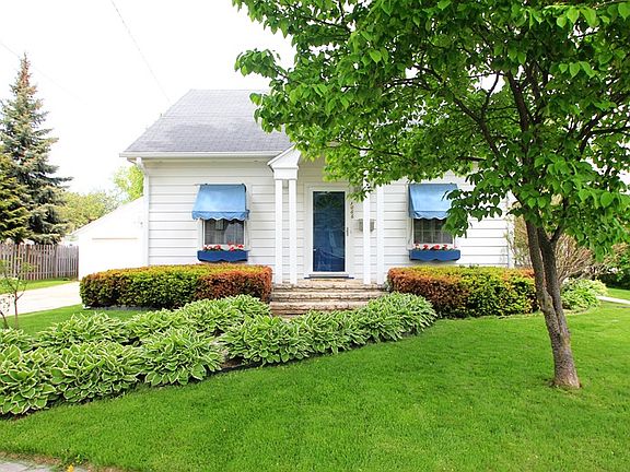 2nd image of 1066 Saint Paul St