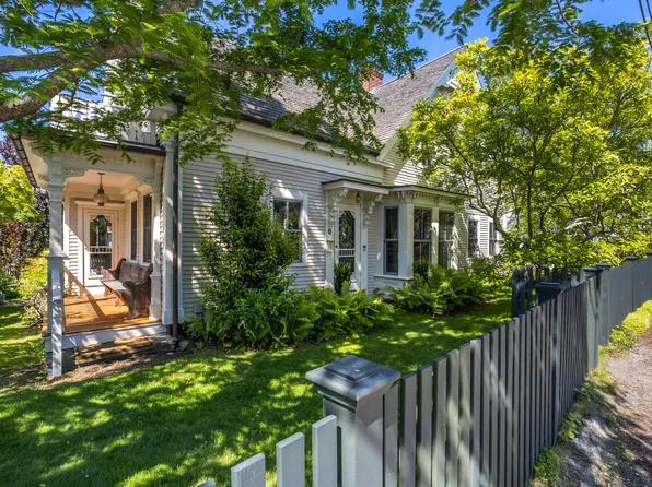 6 Washington Avenue, Provincetown, MA 02657