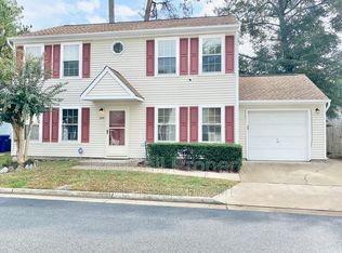 204 Gate House Rd, Newport News, VA 23608