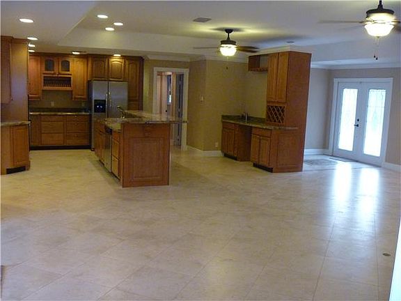 2nd image of 723 Anchorage Dr