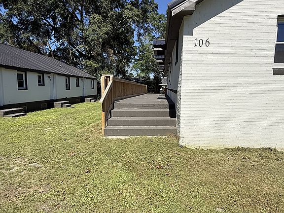 3rd image of 108 Molette St APT B