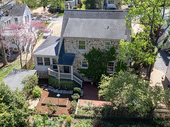 4th image of 317 Jackson Ave