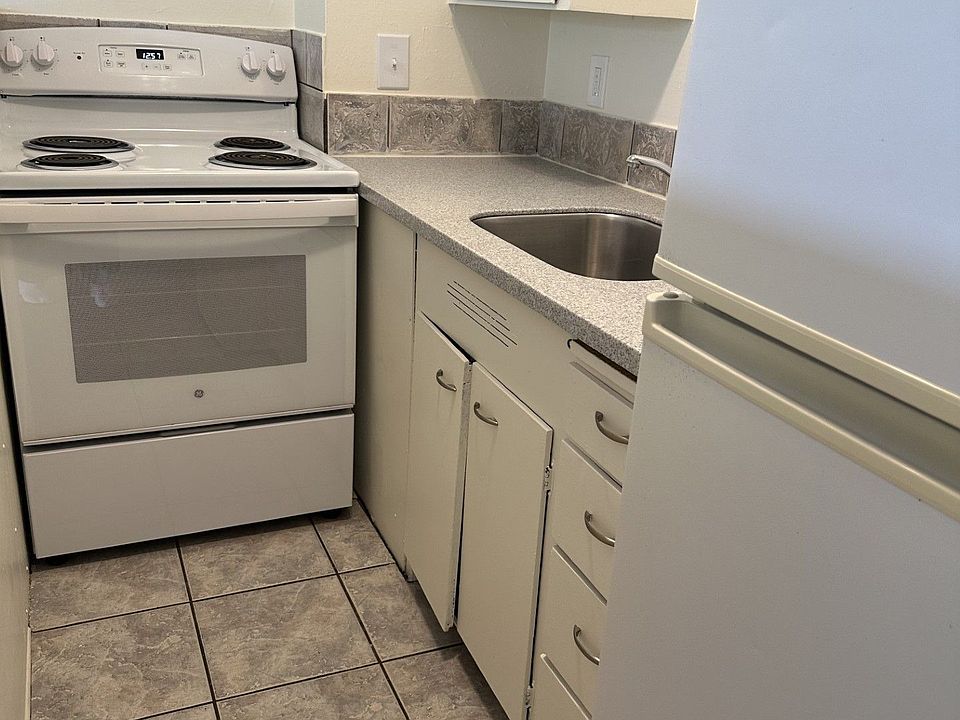 1st image of 230 11th Ave E #1