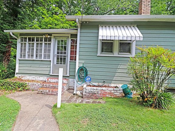 2nd image of 107 College Park Ln