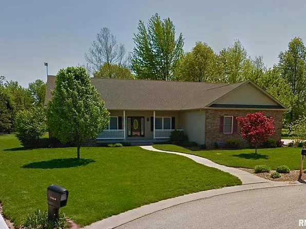 5258 Golf Dr, Auburn, IL 62615