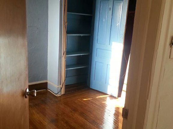 4th image of 217 S 58th St