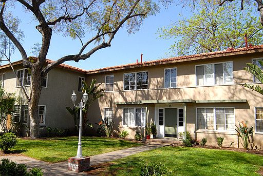 3rd image of 511 W Pomona Blvd APT D
