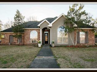 1036 Bear Creek Cir, Breaux Bridge, LA 70517