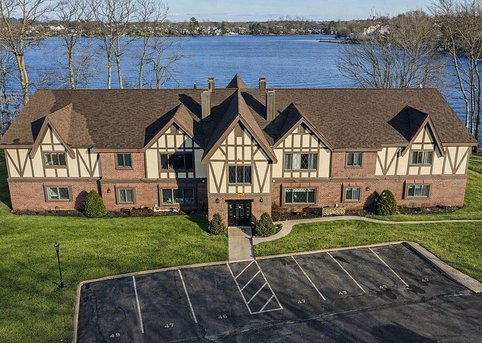 1st image of 18 Royal Lake Dr APT 3