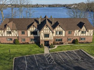 18 Royal Lake Dr APT 3, Braintree, MA 02184