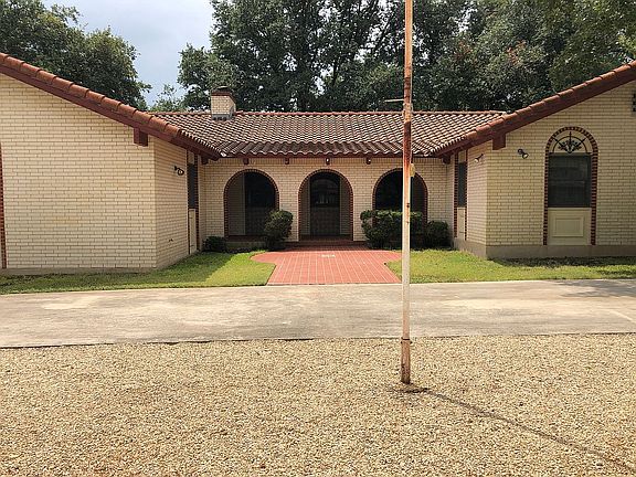 2nd image of 101 Kingswood Cir