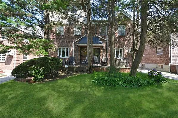 1st image of 136-45 72nd Ave
