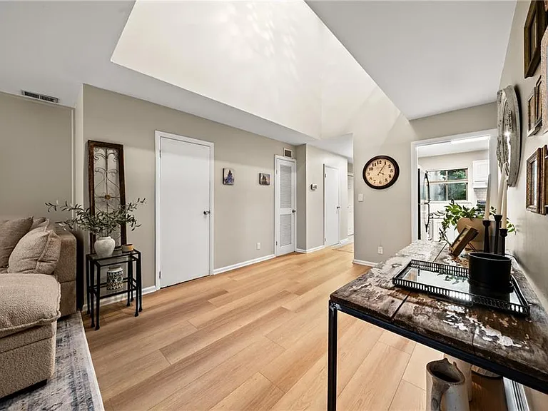 4300 Roswell Rd NE #28 — Photo 12