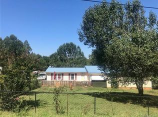 2416 Creekside Dr, Sharon, SC 29742