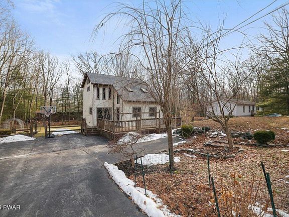 3rd image of 144 Basswood Dr