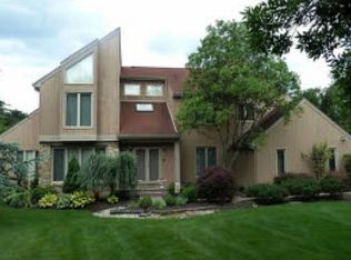 6 Chatsworth Ct, Lawrence Township, NJ 08648