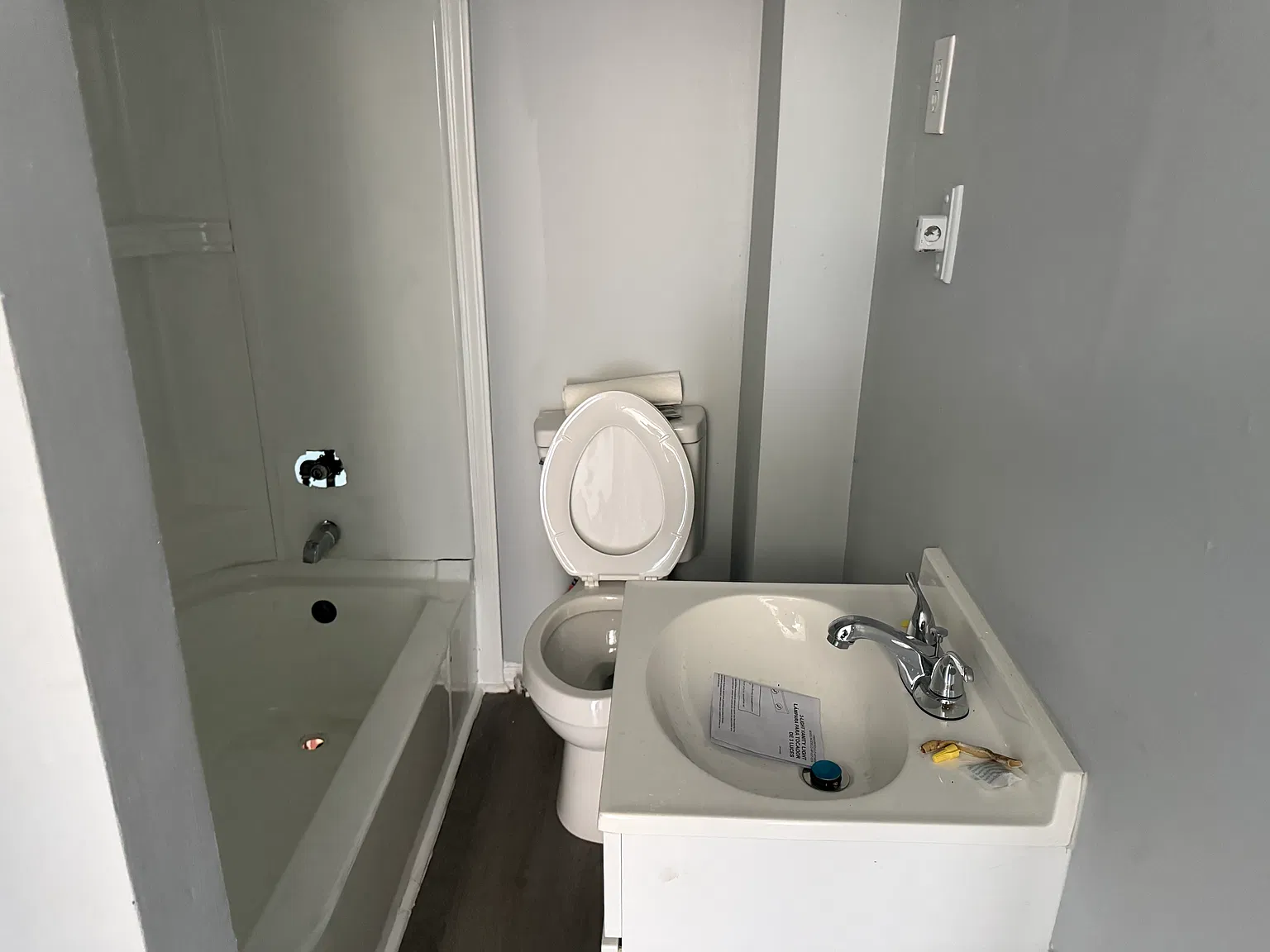 3 bed, 1300 sqft, $1,300 — Photo 3