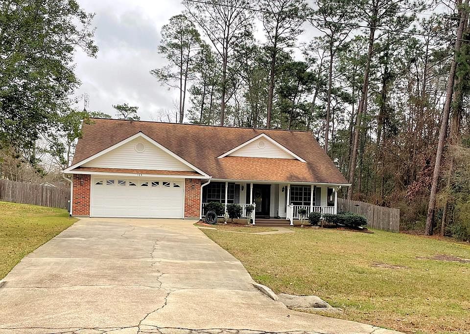 1st image of 104 Big Pine Ln