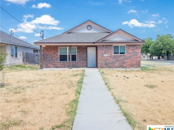 1111 E Avenue F, Lampasas, TX 76550