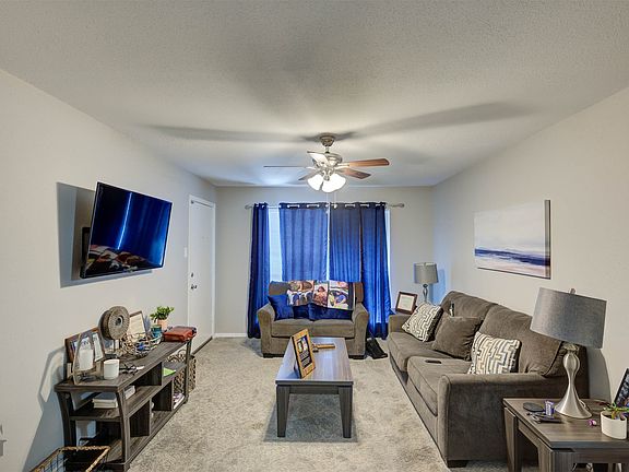 4th image of 1820 E Kings Hwy APT 252