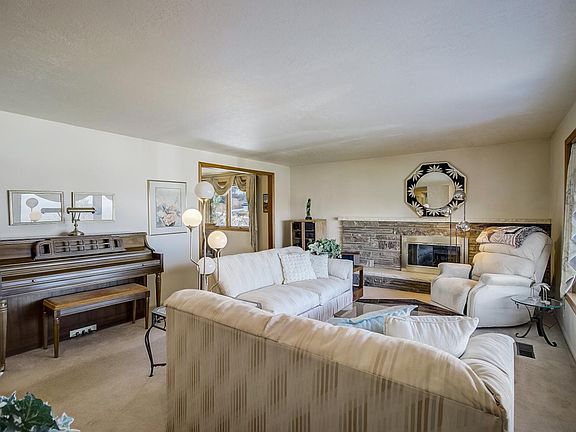4th image of 2540 E Catalina Dr