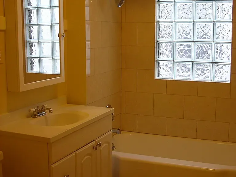2041 Pratt Ct — Photo 5