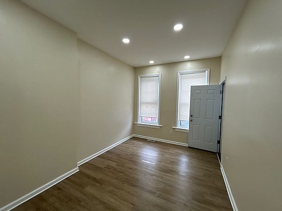 2nd image of 118 N Stockton St #1