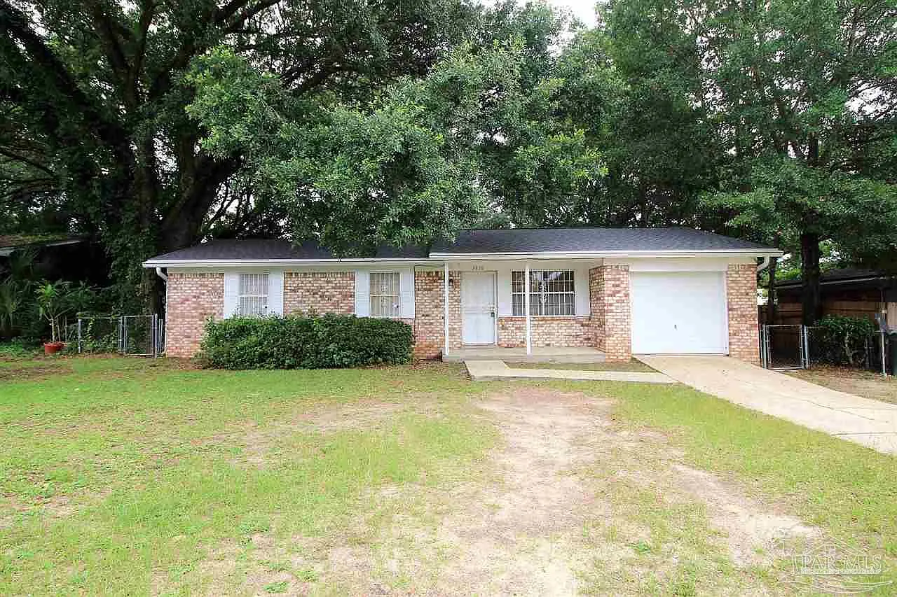 3 bed, 1000 sqft, $1,395 — Photo 1