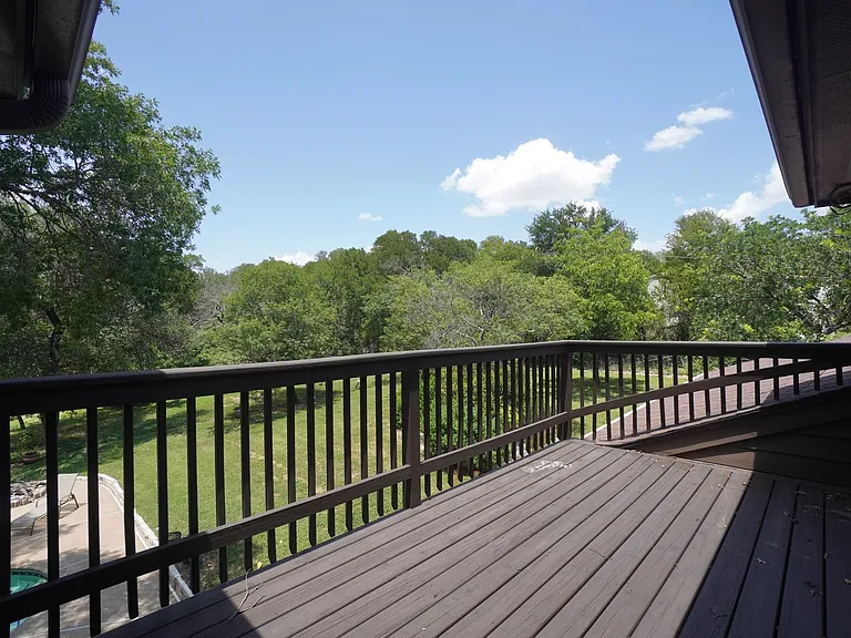 8 Woodhollow Trl — Photo 36