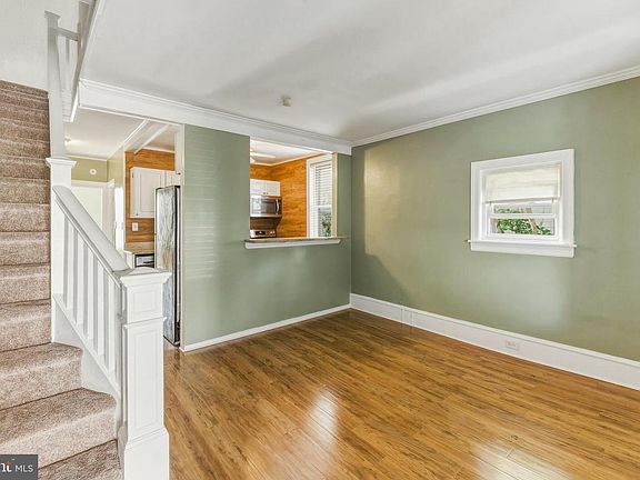 5th image of 217-219 Edgewater Ave