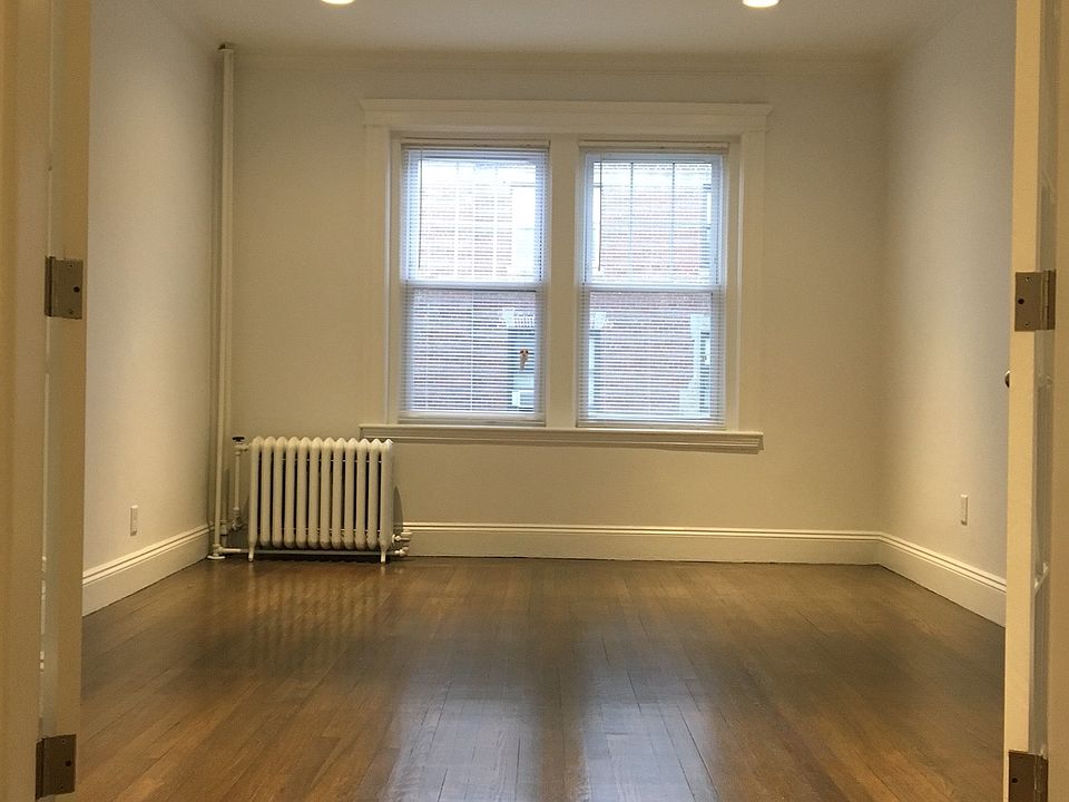 1st image of 3 Greenway Ct #92A