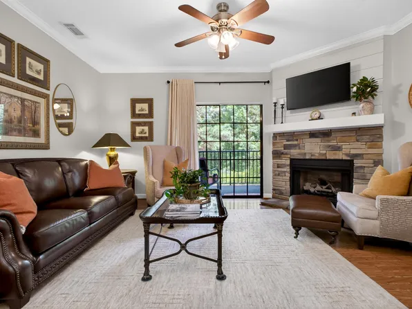 203 Sterling Oaks Dr Unit 203, Birmingham, AL 35244
