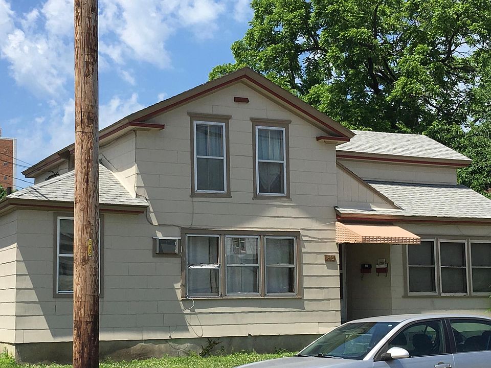 2nd image of 215 Franklin St