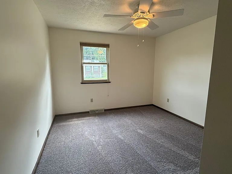 153 Spruce Valley Dr — Photo 7