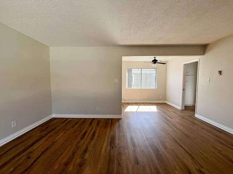 372 Freeman Ave — Photo 3